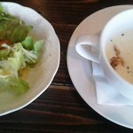 Bisutoro Gaburi - スープ・サラダ(メインの前に運ばれてきます)