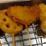 元祖串かつ 恵美須商店 - じゃがいも、レンコン、玉ねぎ、うずら