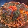 つぼい - 肉玉そば(税込800円)
・袋入り蒸し中太麺
・オタフクソース(フルーティーな甘み)
・焼き方:しっかり押さえる
・焼き上がりの形:乱雑な円形
・鉄板orお皿で食べるのが標準