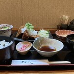 喜楽居酒家 和よし - 定食にはご飯や味噌汁、小鉢も付いており、バランスの良い内容で満足感があります。