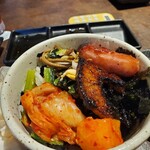 熟成焼肉いちばん - いつものように海苔ご飯にいろいろ乗っけます