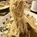 煮干結社 - 煮干番長の麺リフト