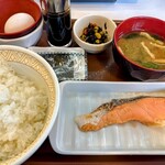 すき家 - 料理写真:焼鮭まかけ朝食 大盛り 630円