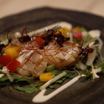 やちく - ホタテの炙りカルパッチョ