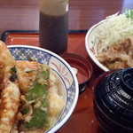和風レストランまるまつ - 天丼745円（税込み）と生姜炒め637円