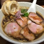 煮干しブラックちゃーしゅーめん