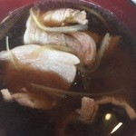 手打うどん 松屋 - 肉汁 鰹出汁が効いている