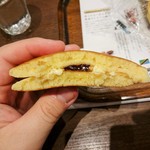 上島珈琲店 - パンケーキの中身。