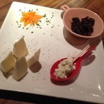 サッチモ - H.27.4.16.夜 チーズ盛り合わせ 980円