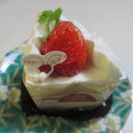 キャラメランジュ - キャラメルショートケーキ４２０円、じわじわと甘みを感じるキャラメル味のショートケーキです。
