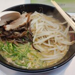 博多天神 - 料理写真:味噌ラーメン750円。初めての味噌ラーメンですが、いつものラーメンの方が良かったかな。