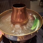 瀬里奈 - しゃぶしゃぶのスープの中の野菜・その1です。