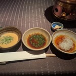瀬里奈 - しゃぶしゃぶのたれのゴマだれ、ポン酢、ピリ辛だれです。