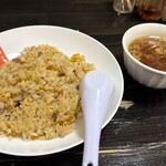 中華 一 - 料理写真:チャーハン¥880