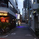 肉バル×ワイン酒場 びすとろ大将 - 一つ目の交差点を超えて2軒目