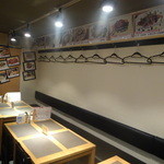 肉バル×ワイン酒場 びすとろ大将 - 店内も落ち着いた感じ