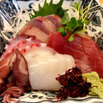 鯉作 - 刺盛り ¥800