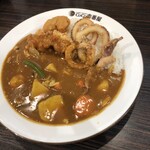 CoCo壱番屋 - 料理写真:やさいイカフライドチキンカレー（２辛）1,293円