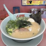 山岡家 - 料理写真:プレミアム塩とんこつラーメン/ほうれん草　2026/6/27
