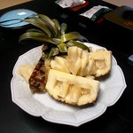 割烹旅館 若松 - (持ち込んでしまった)パイナップル、こんなに素敵に出していただき感謝♡