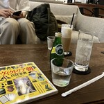 MUSEUM CAFE - ペリエ、と、連れのアイスラテ。