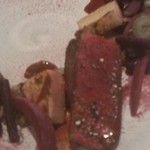 レストラン マノワ - 鹿肉 牛蒡 ビーツ ルバーブなどの付け合わせ