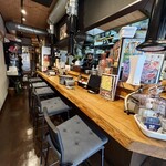焼肉ホルモンまんのや ハットリ一番 - カウンター席