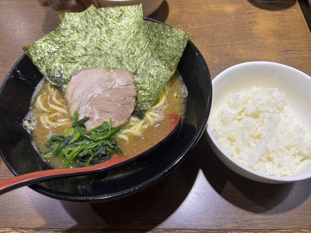 めぐろのはちです Men-ya Kuro - Meguro/Ramen | Tabelog