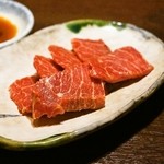 炭火焼肉 ひばち - 2015.3 馬刺（702円）