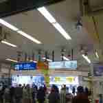 うどん 丸香 - 改札をスイスイSuicaですり抜けた後は