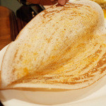 ガネーシュ - エビ・ブラックペッパー・パルミジャーノのドーサ(850円)