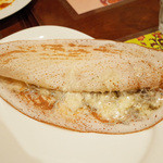 ガネーシュ - ちりめんじゃこ・山椒・チーズのドーサ(850円)