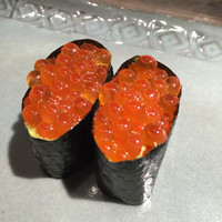 寿司割烹 新潟 日本橋 - いくらの握り