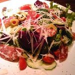 kuunel kitchen - イタリア産サラミのイタリアンサラダ