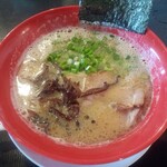 とんこつ とん太 - 料理写真:博多とんこつらーめん