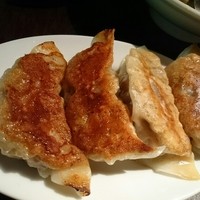 膳處漢ぽっちり - 大きな焼き餃子