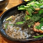 兼山 - 油を鉄板の下側に集めて食べる！