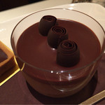 【ムース　オ　ショコラ】（540円税込）圧巻の美味。