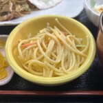 お好み焼き みきや - 小鉢はサラスパ