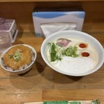 ふく流らーめん 轍 - 