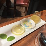 バックロットカフェ - コロバーリアティの