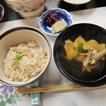ホテル三右ェ門 - 生姜の炊き込みご飯、ひっつみ椀