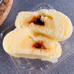 柳月 - 料理写真:プリン饅頭130円