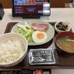 すき家 - 料理写真:自社製ベーコンエッグ定食('26/07/20)