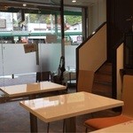 カフェ ビィータ マルヤマ - 店内・禁煙席