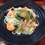 PANNA - 茄子とトマトとほうれん草とベーコンのペペロンチーノ