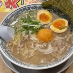 丸源ラーメン - 料理写真:熟成醤油味玉肉そば