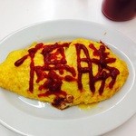 鉄飯碗餃子本舗 - すんません、美味しそうなオムレツなのですが、いつも勝手に自分でお絵描きしています。バラエティーに富んでて、フワフワおいしい！