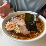 美楽 - 料理写真:醤油ラーメン　¥700