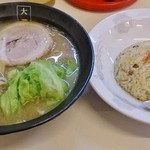 Taishouramen - 味噌ラーメン（580円）＋半チャーハン（350円）